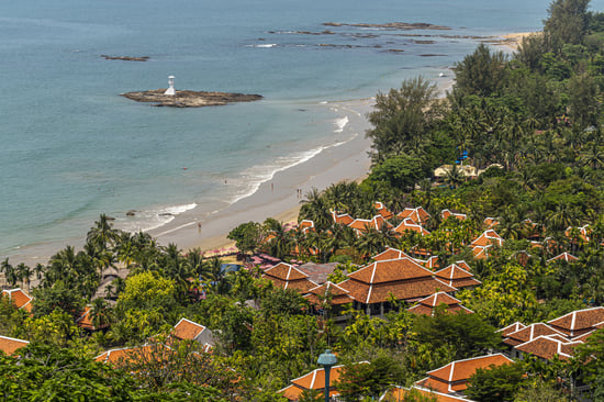 aerial-view-houses-near-beach
